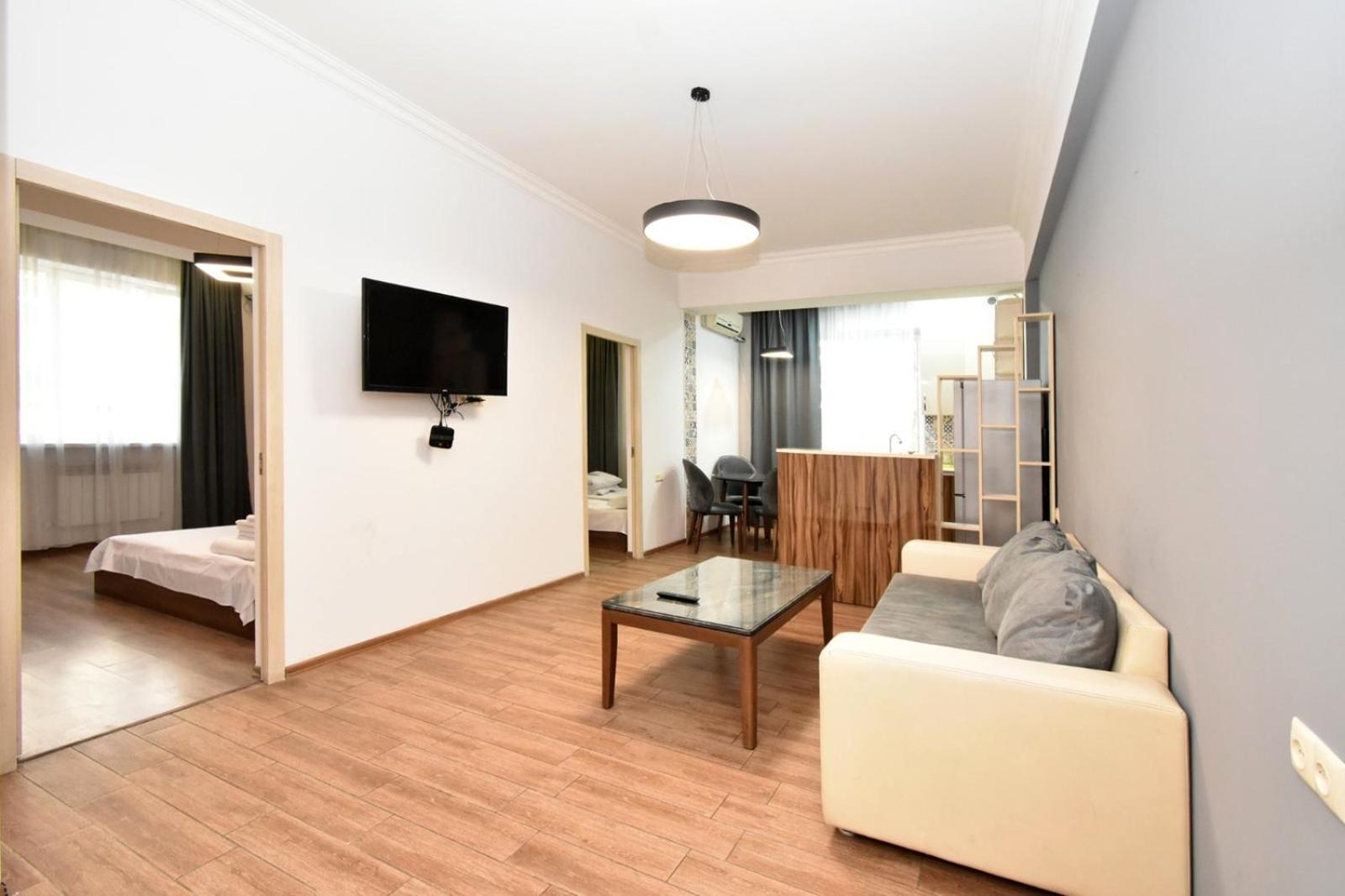 Rent Inn Yerevan On Chaykovski Street Luaran gambar